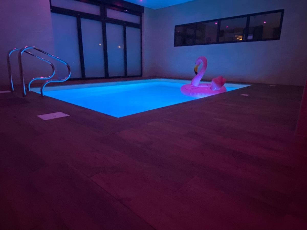 Loft Spa Reims-Fr 250M2 Privatifs, Piscine Interieure Chauffee, Spa Et Parking Exterior foto